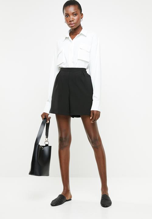 Superbalist - Soft formal shorts - black