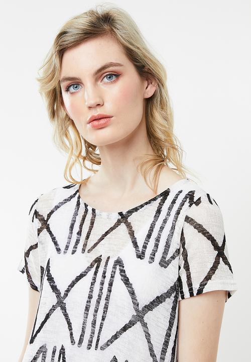 Revenge - Geometric short sleeve top - black & white