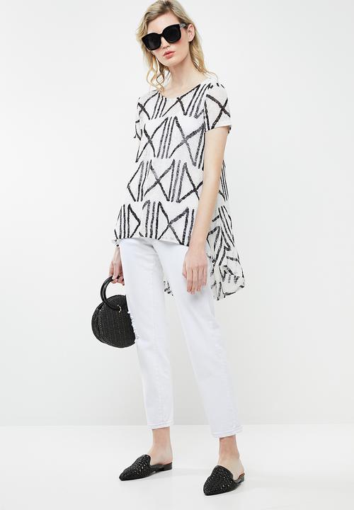 Revenge - Geometric short sleeve top - black & white