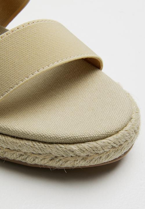 Butterfly Feet - Saffron wedge heel - beige