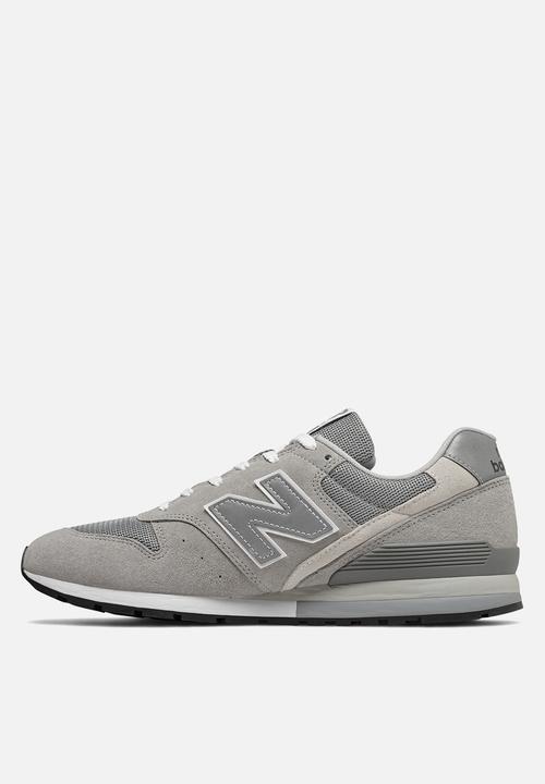 New Balance  - 996 Essentials