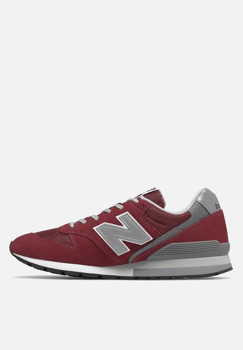 New Balance  - 996 Essentials