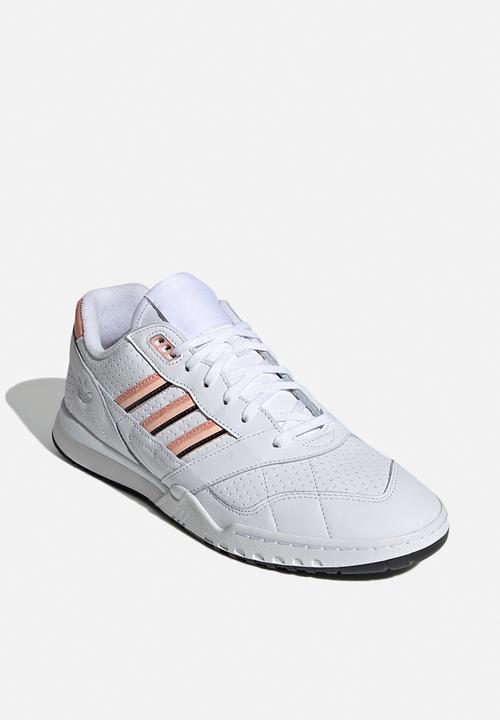 adidas Originals - A.R. trainer - ftwr white/glow pink/core black