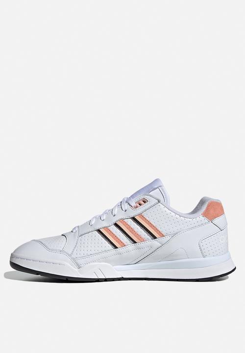 adidas Originals - A.R. trainer - ftwr white/glow pink/core black