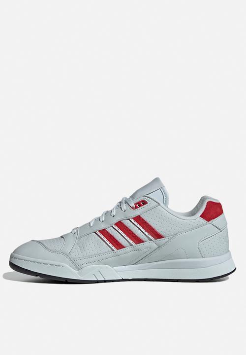 adidas Originals - A.R. trainer - blue tint s18/scarlet/ftwr white