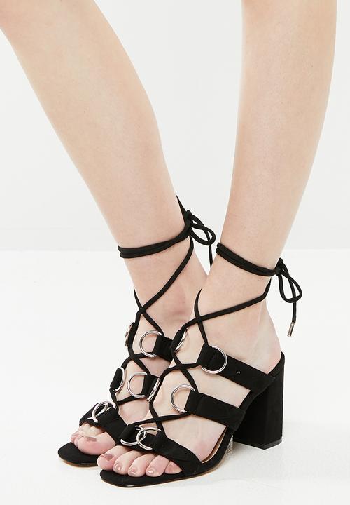 Public Desire - Hooked heel - black