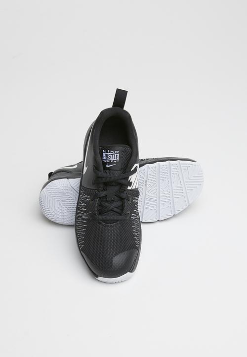 Nike - Nike team hustle quick sneaker - black