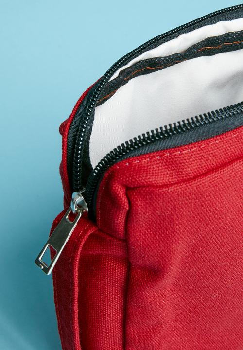 Superbalist - Indy flight bag - red