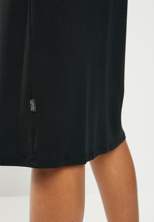 Cherry Melon - Maternity Basic mock wrap dress - black