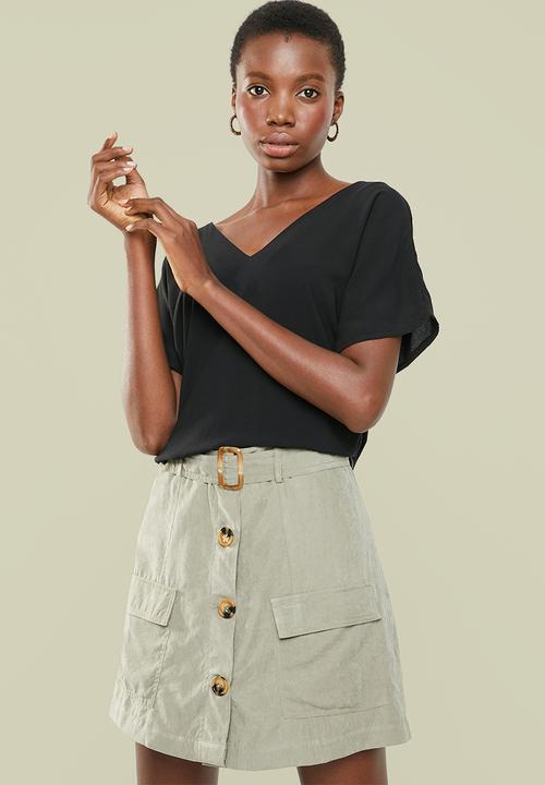 Superbalist - V-neck basic blouse - black