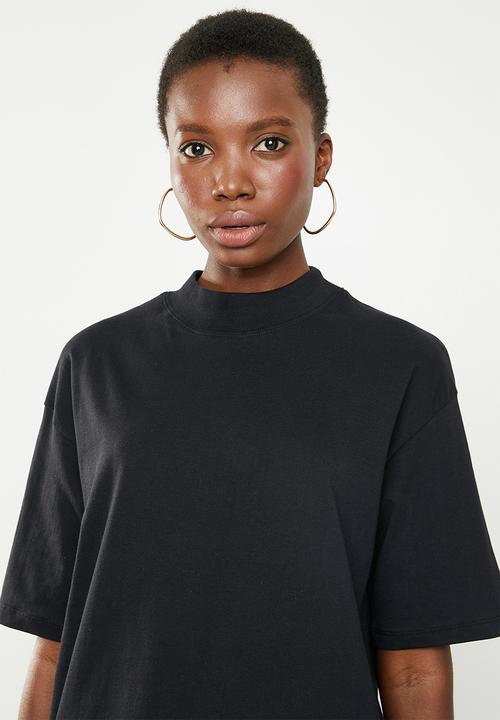 Superbalist - Hi neck grown on sleeve tee - black