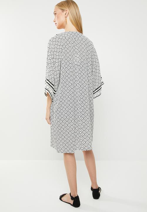 Jacqueline de Yong - Jackie 3/4 length kimono - white