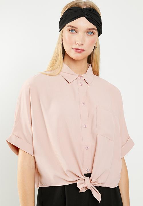 Revenge - Button up shirt with knot front - pink