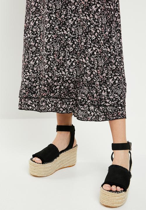 Revenge - V front empire line maxi - black & pink