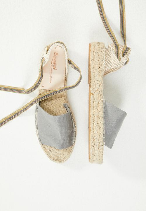 Espadril - Peep toe espadrille w patterned ribbon - grey