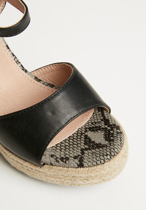 Miss Black - Faux leather wedge heel - black
