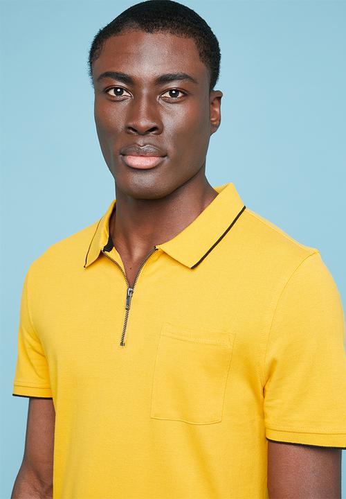 Superbalist - Pique slim fit zip golfer - yellow