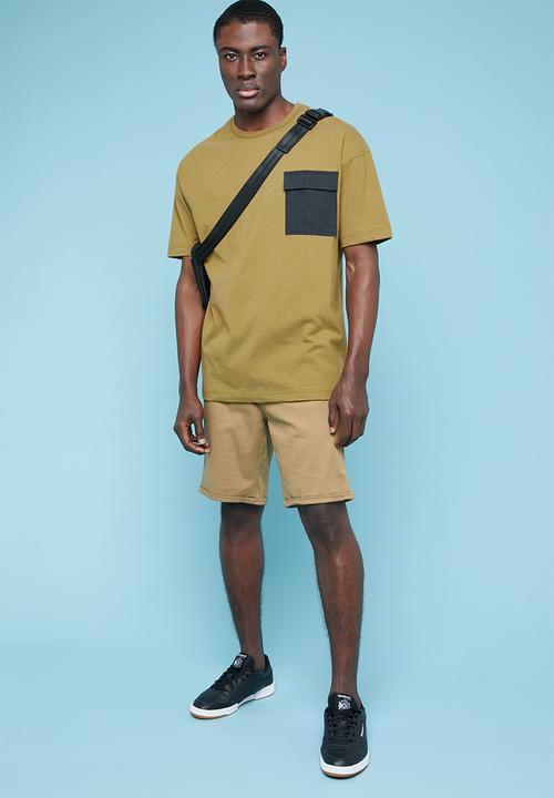 Superbalist - Utility pocket loose fit tee - khaki