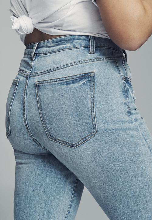 Cotton On - Curve taylor mom jean - blue 