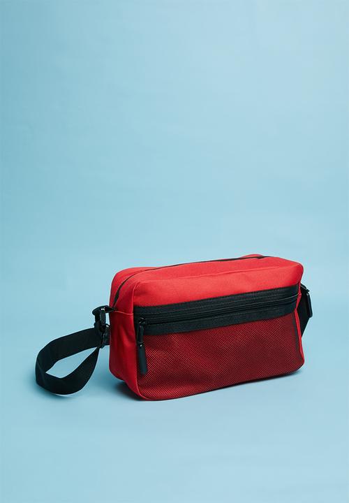 Superbalist - Faces crossbody bag - red