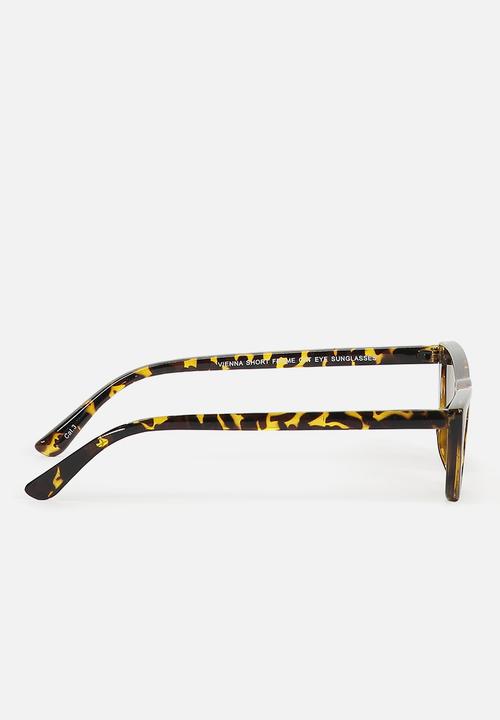 Cotton On - Vienna short frame cat eye sunglasses - brown 