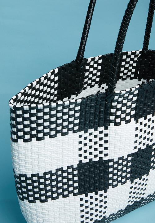 Superbalist - Check woven bag - black & white