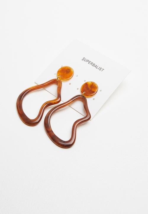 Superbalist - Distorted circle shape earrings - brown
