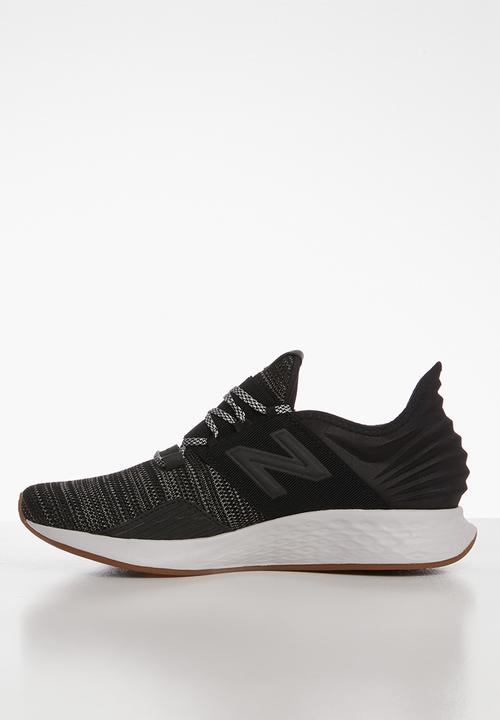 New Balance  - Mroavkb - fresh foam roav - black