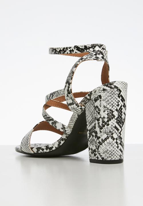 Madison® - Snake print block heel - white & black