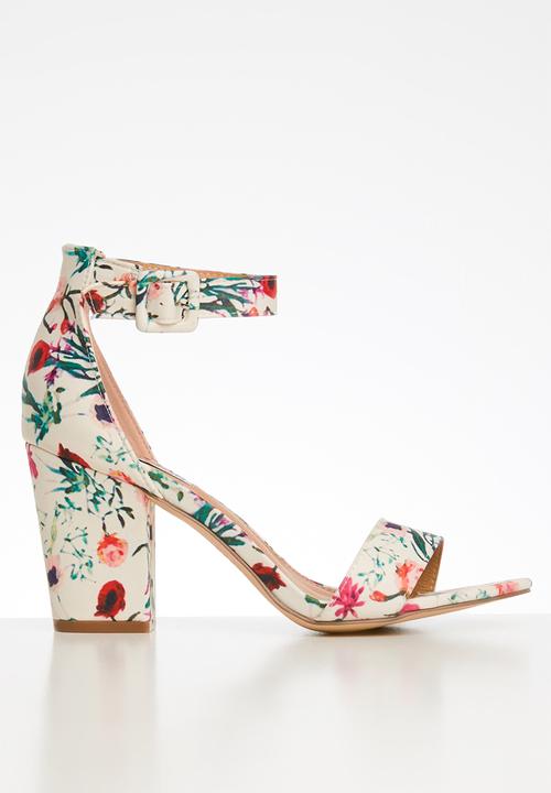 chunky heel platform boot