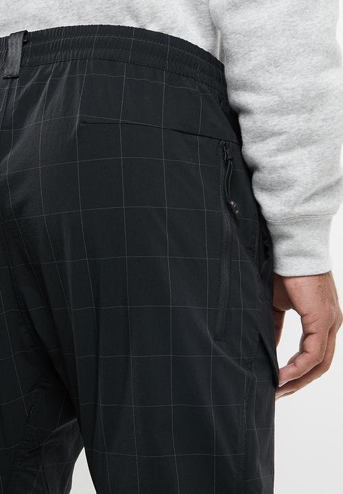Nike - Nike sportswear tech pack cargo pants - black