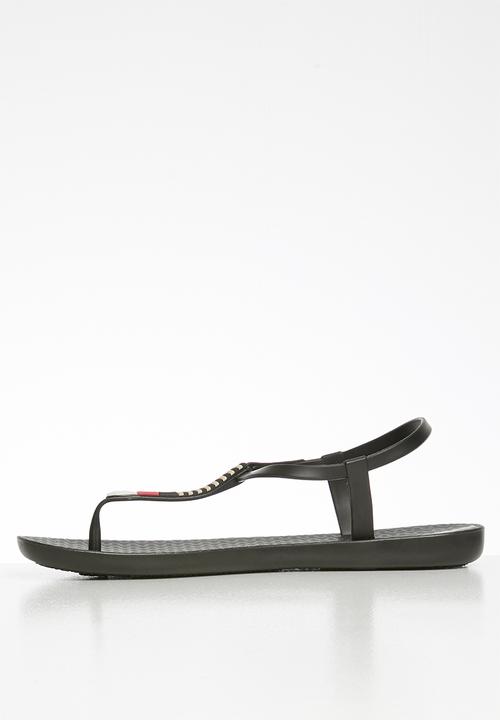 Ipanema - Class pop iii fem T-strap sandal - black