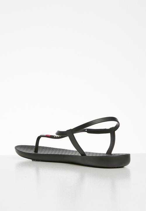 Ipanema - Class pop iii fem T-strap sandal - black