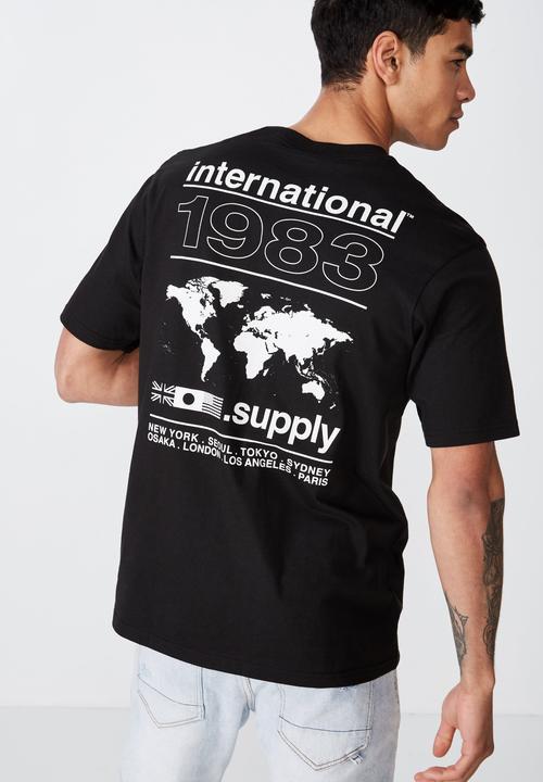 Cotton On - International 1983 tbar tee - black