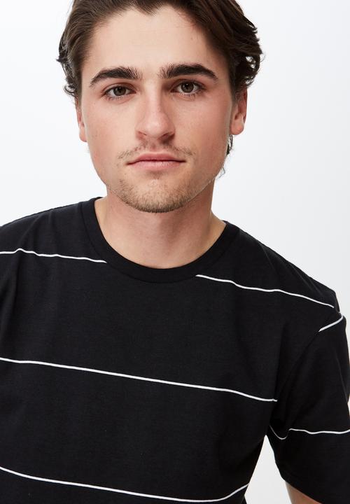Cotton On - Tbar space premium crew neck tee - black & white