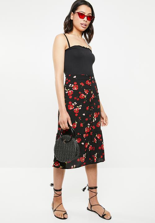 Missguided - Floral button front midi skirt - black & red 