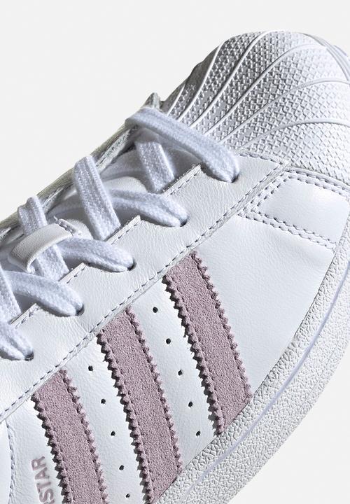adidas Originals - Superstar w - ftwr white / soft vision / core black