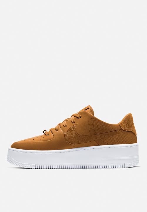 Nike - Air Force 1 Sage Low Lux - wheat/wheat-metallic gold-white