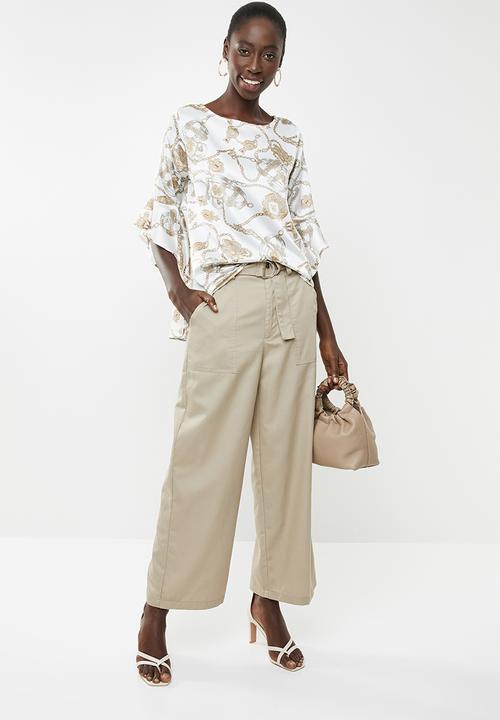 Revenge - Flutter sleeve top - white & gold 