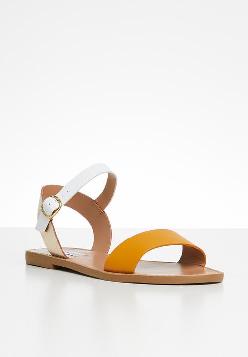Steve Madden - Donddi sandal - mustard