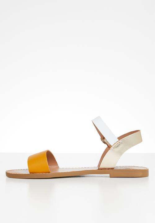 Steve Madden - Donddi sandal - mustard