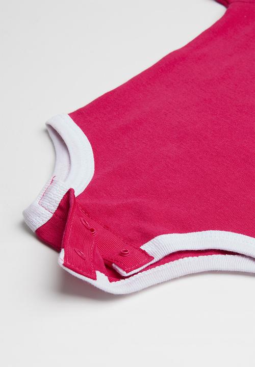 Nike - Brush stroke heart - pink