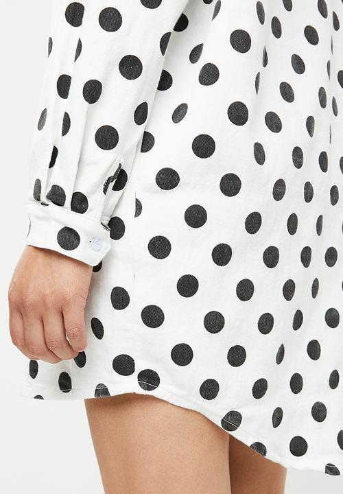 Missguided - Polka dot oversized denim dress - white & black