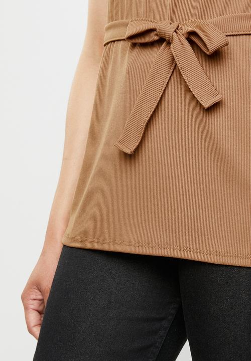 Missguided - Round neck ribbed tie waist top - brown