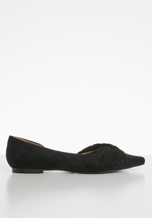 edit - Zeenat pumps - black
