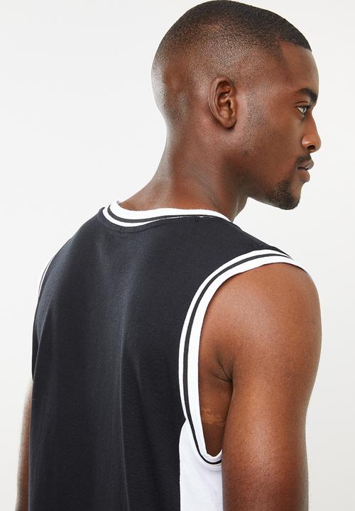 PUMA - Classic sleeveless tee - black & white 