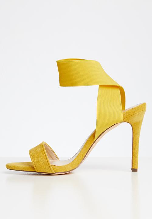 Miss Black - Herrera heel - yellow
