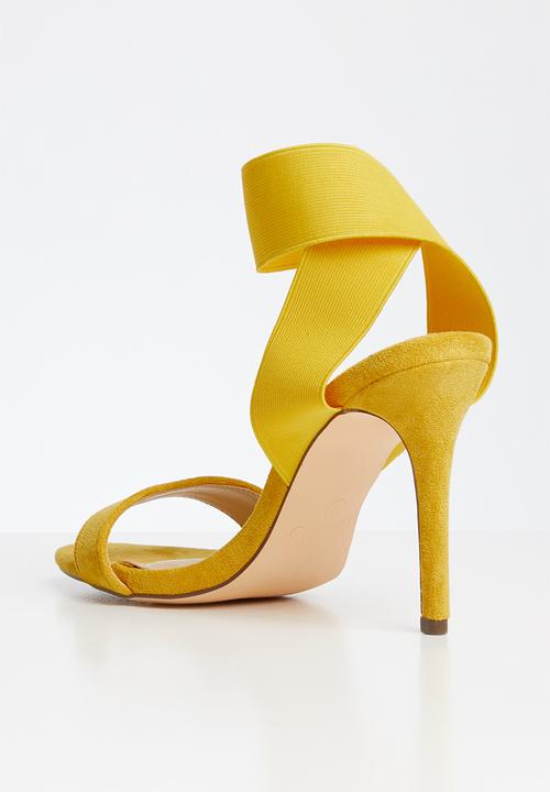 Miss Black - Herrera heel - yellow