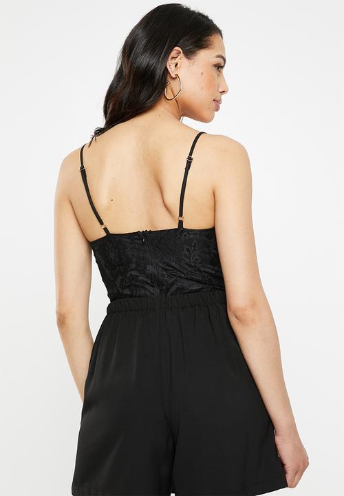 Missguided - Straight neck lace overlay bodysuit - black