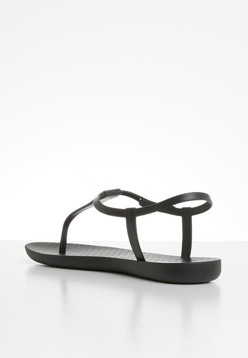 Ipanema - Class pop T-strap sandal - black